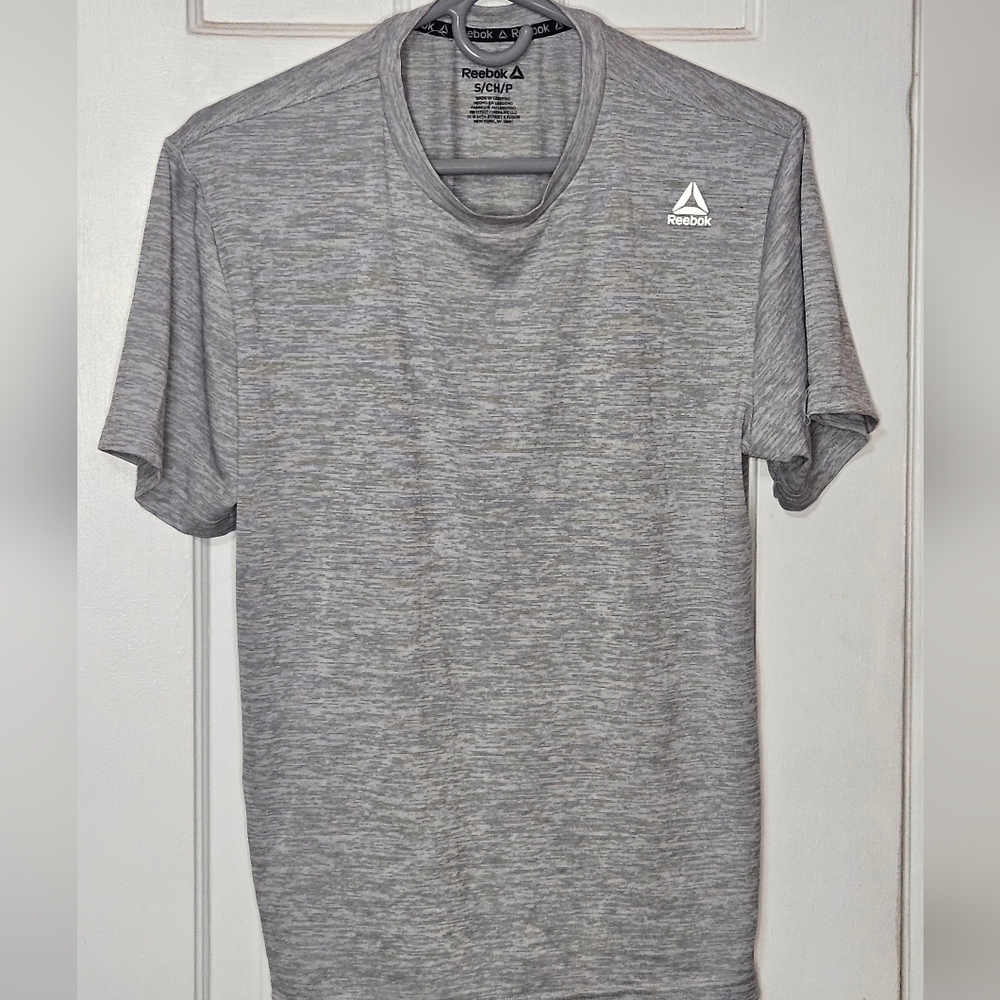 Reebok Men's Gray T-Shirt